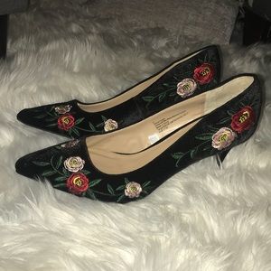 Black Velvet Floral Embroidered Pumps